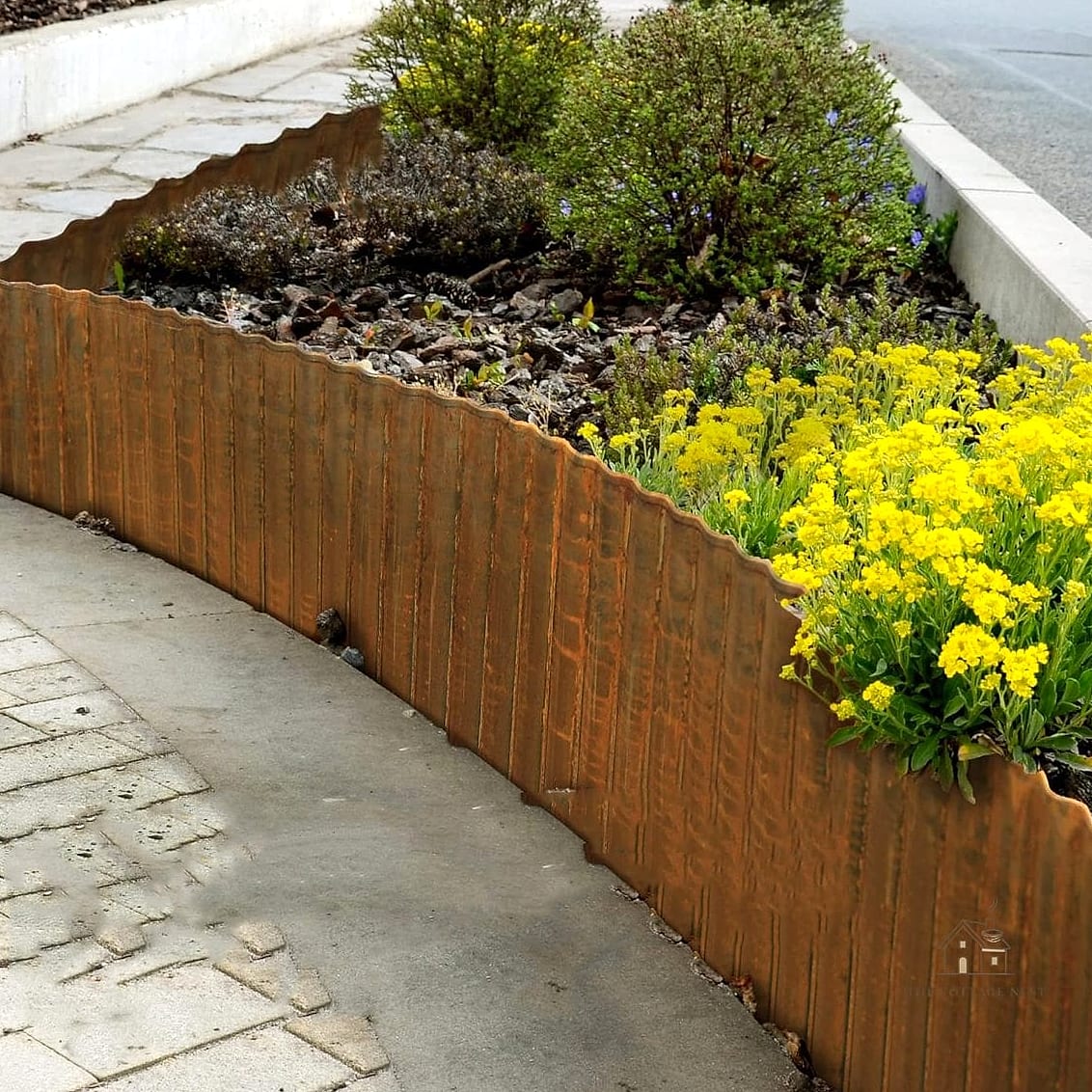 50 Beautiful Garden Border Ideas to Transform Your Space 5 Steel Landscape Edging