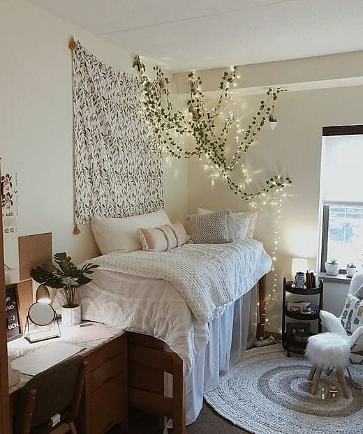 25 Gorgeous Dorm Room Ideas For Guys That Are Totally Doable 15 String Lights Around the Window or Bed Frame