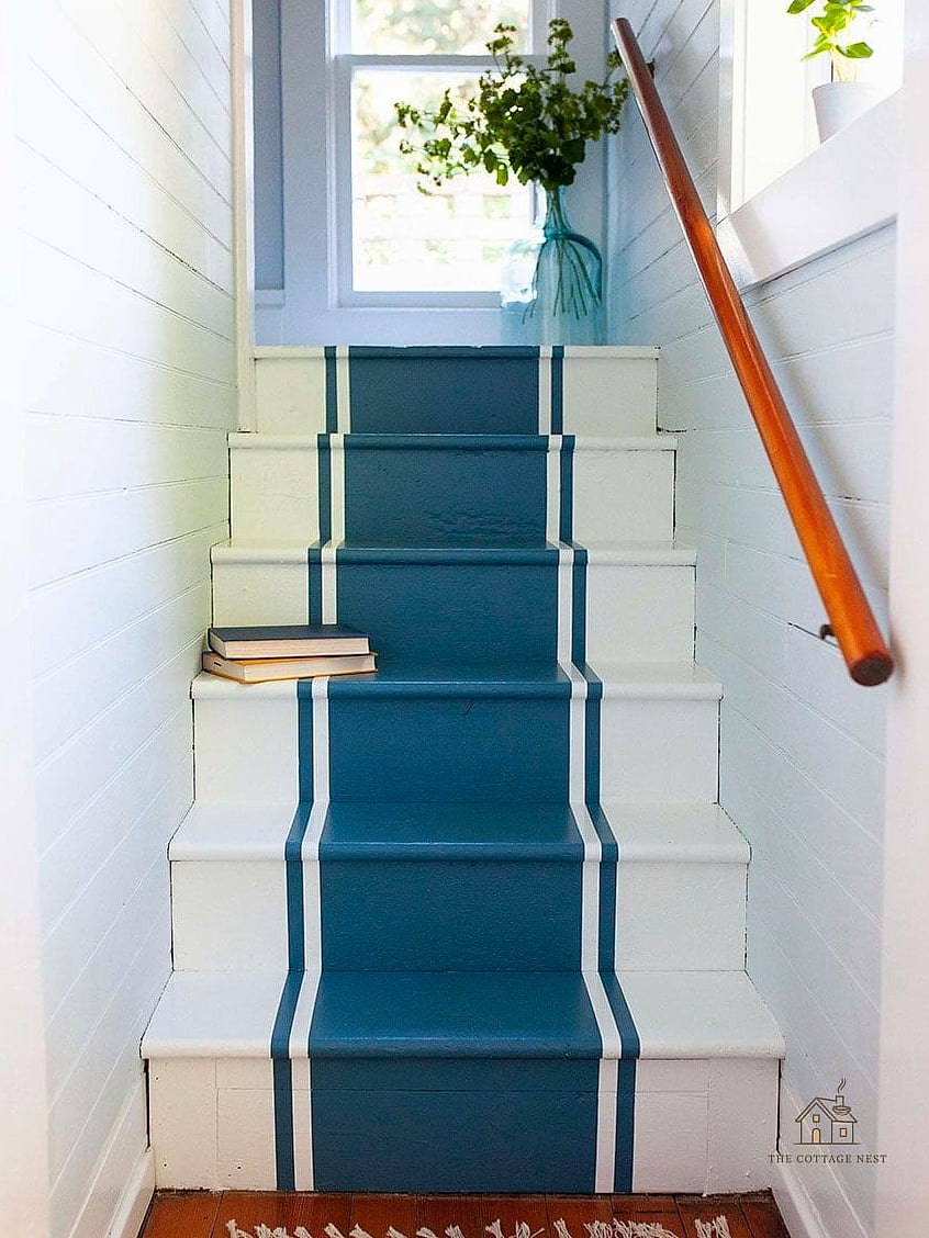Striped Runner Illusion