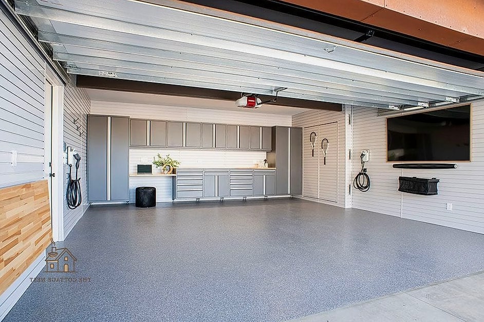 45 Chic Garage Painting Ideas for a Beautiful Home 34 Two-Tone Cabinet Doors