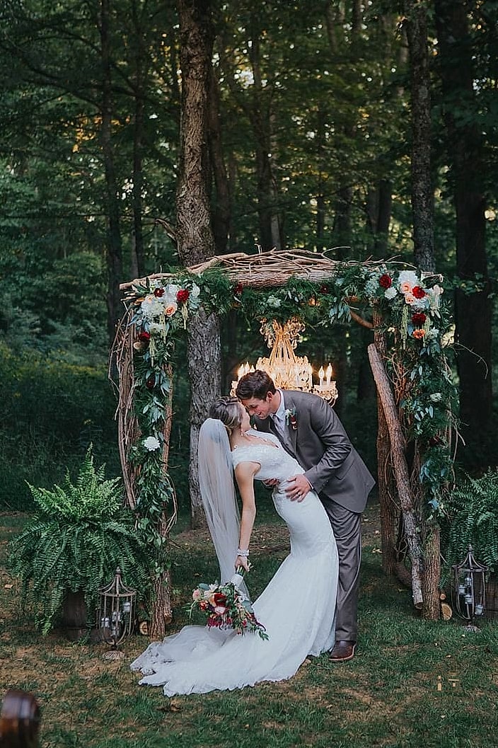 20 Clever Vintage Bird Cage Decor Ideas for Every Style 13 Use It as a Whimsical Wedding or Party Centerpiece