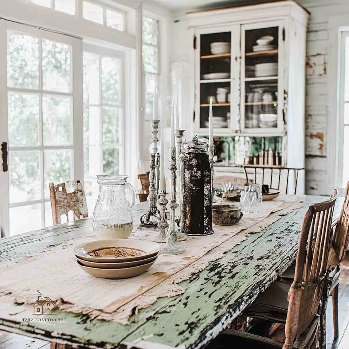 35 Gorgeous Farmhouse Dining Room Decor Ideas That Are Totally Doable 13 Vintage-Inspired Area Rug