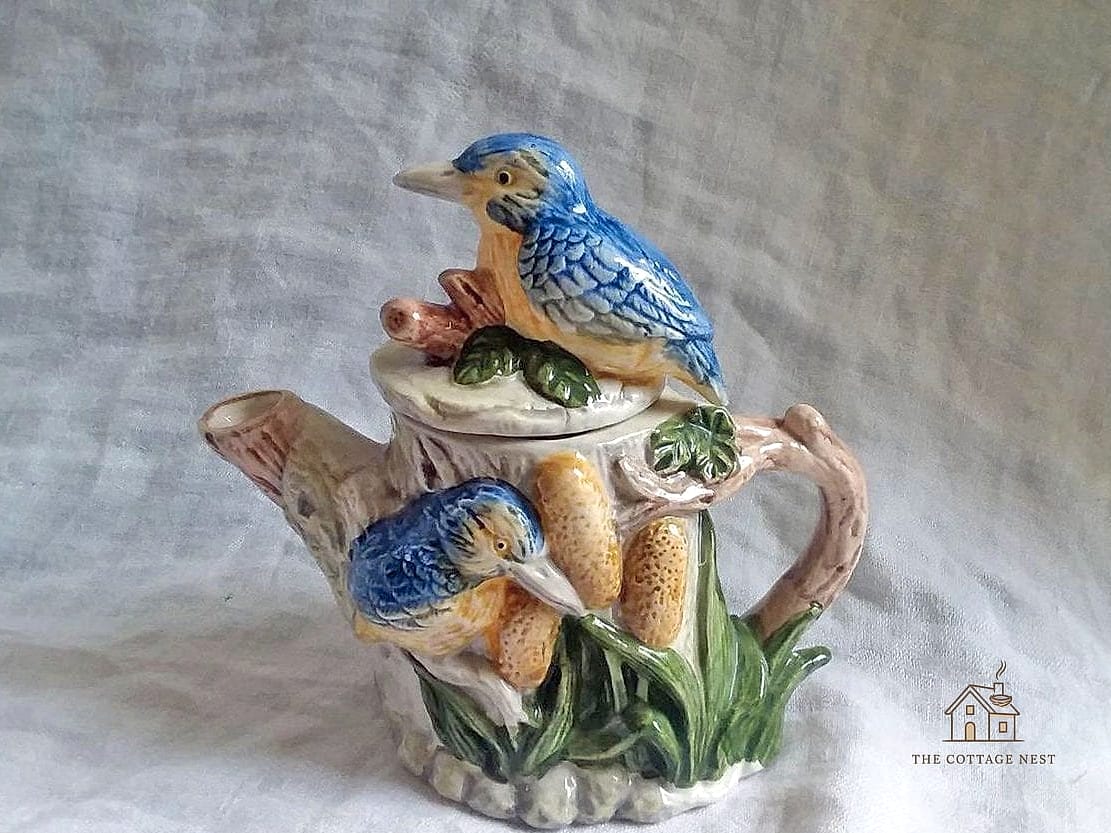 20 Clever Unique Bird Houses for Every Style 4 Vintage Teapot Birdhouse