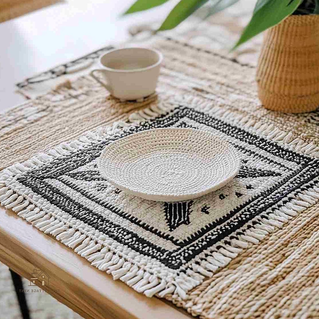 40 Cozy Boho Dining Room Decor Ideas Worth Pinning 16 Woven Placemats and Table Runners